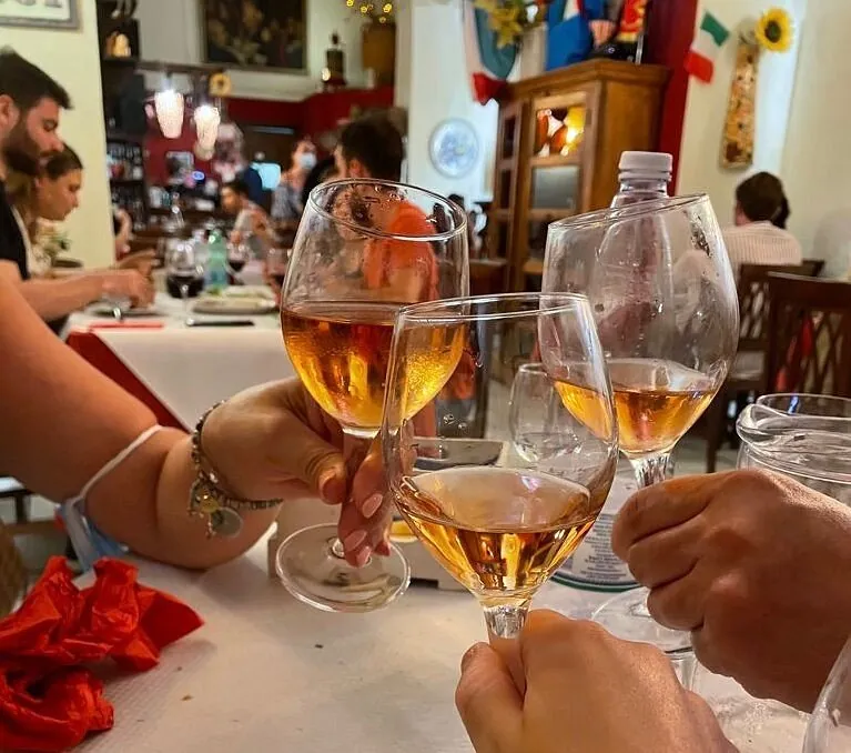 Brindisi all'Osteria Le Volte