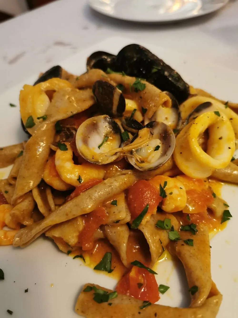 Tagliolini della casa con cozze e vongole